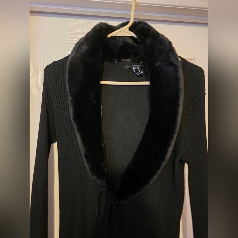 Elegant Black Long Sleeve Dress - Picture 2 of 3